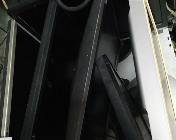 二手显示器,17寸100元,19寸120元